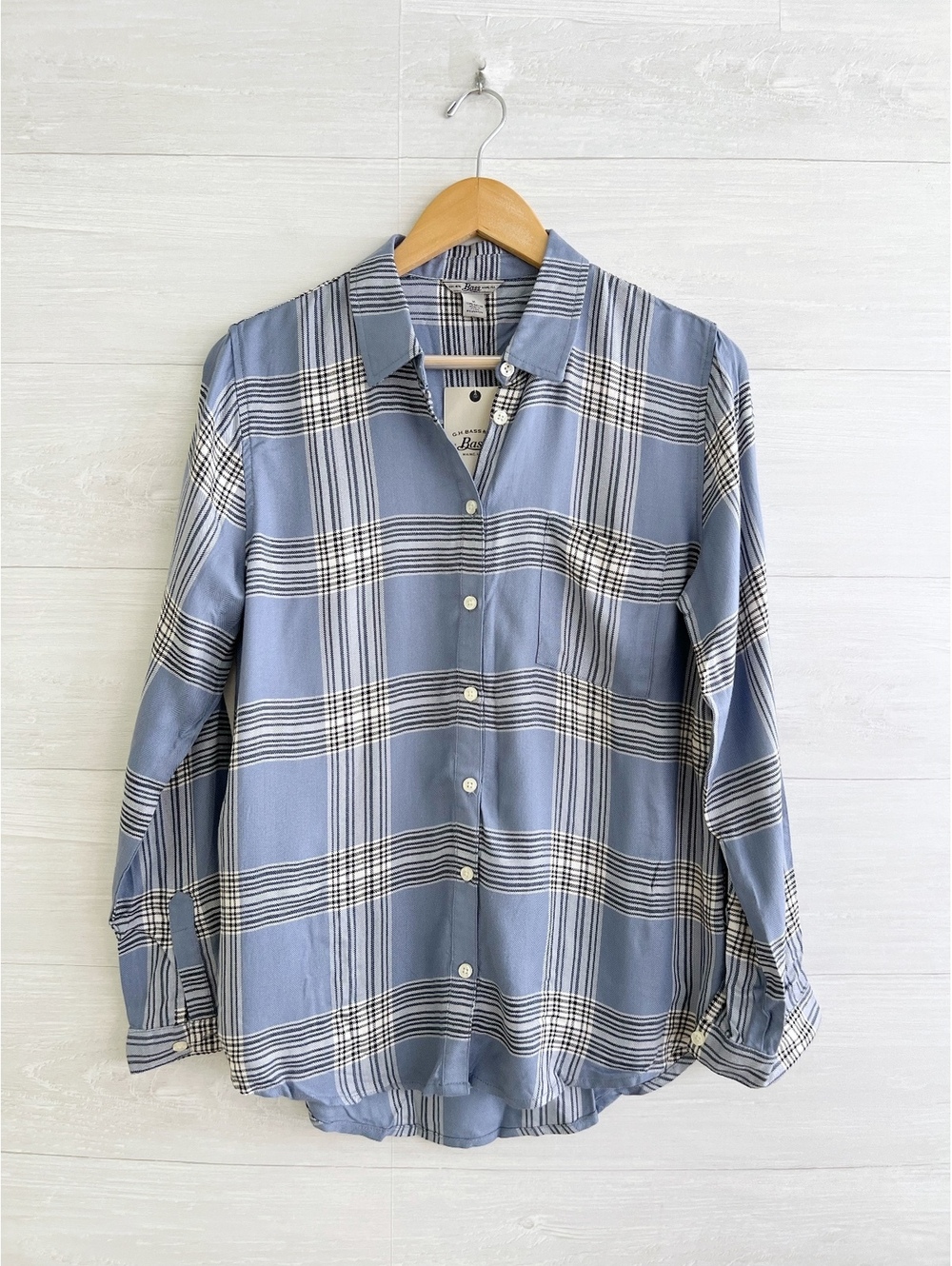 NWT G.H. Bass Blue Plaid Rayon Button Up Shirt M Long Sleeve Relaxed Fit